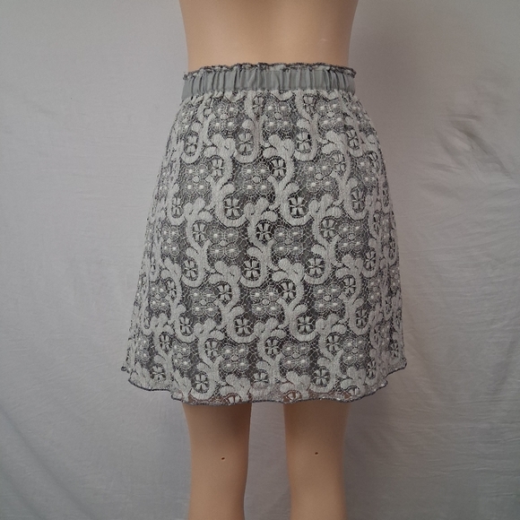 J. Crew Gray and White Lace Mini Skirt Size 0 - Picture 10 of 16